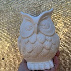 Elegant Cream Owl Vase